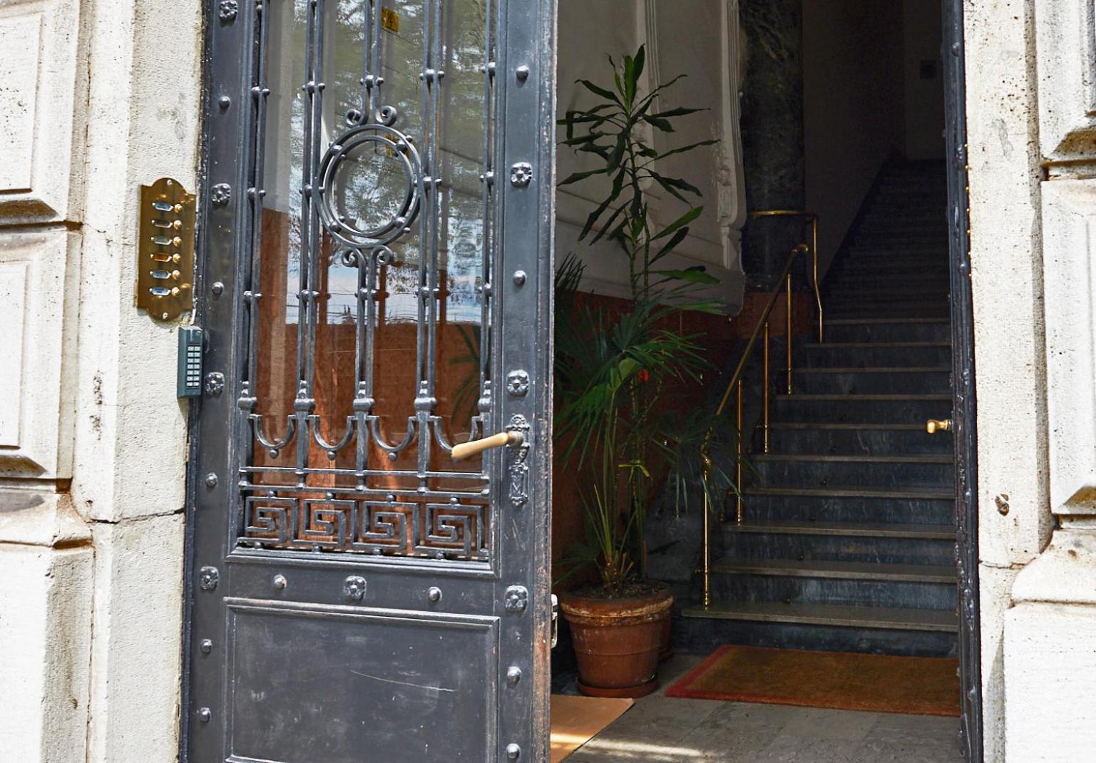 Italy Vacation Rental Trieste Exteriör bild